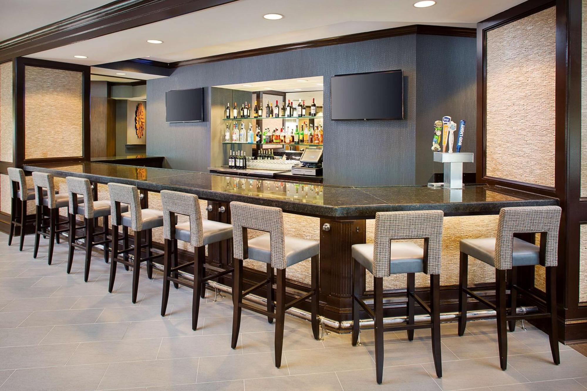 Doubletree By Hilton Baltimore - BWI Airport Линтикам Экстерьер фото